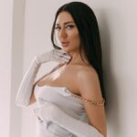 Лучшие эскорт услуги от Корнелия работает в Москве