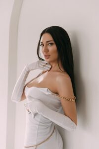 Лучшие эскорт услуги от Корнелия работает в Москве