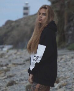 Лучшие эскорт услуги от Эмилия в Мск