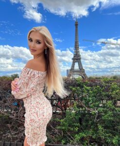 VIP эскорт от Мия работает в Москве