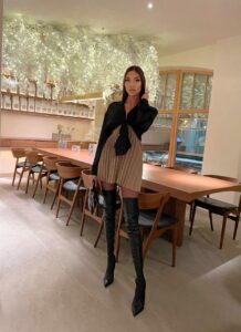 Лучшие эскорт услуги от Амира работает в Москве