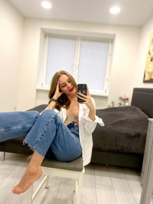 вип эскорт от  Эльза работает в Москве