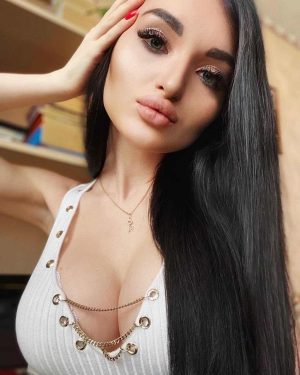 Лучшие эскорт услуги от Камилла работает в Москве