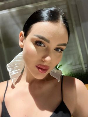 эскорт услуги от Лина работает в Москве